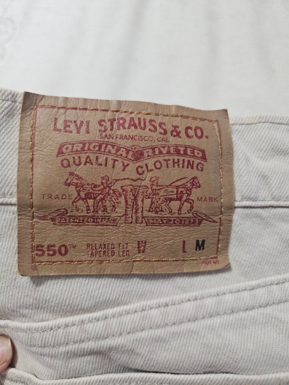 Authentic 90s Levi's 550 Jeans in Tan